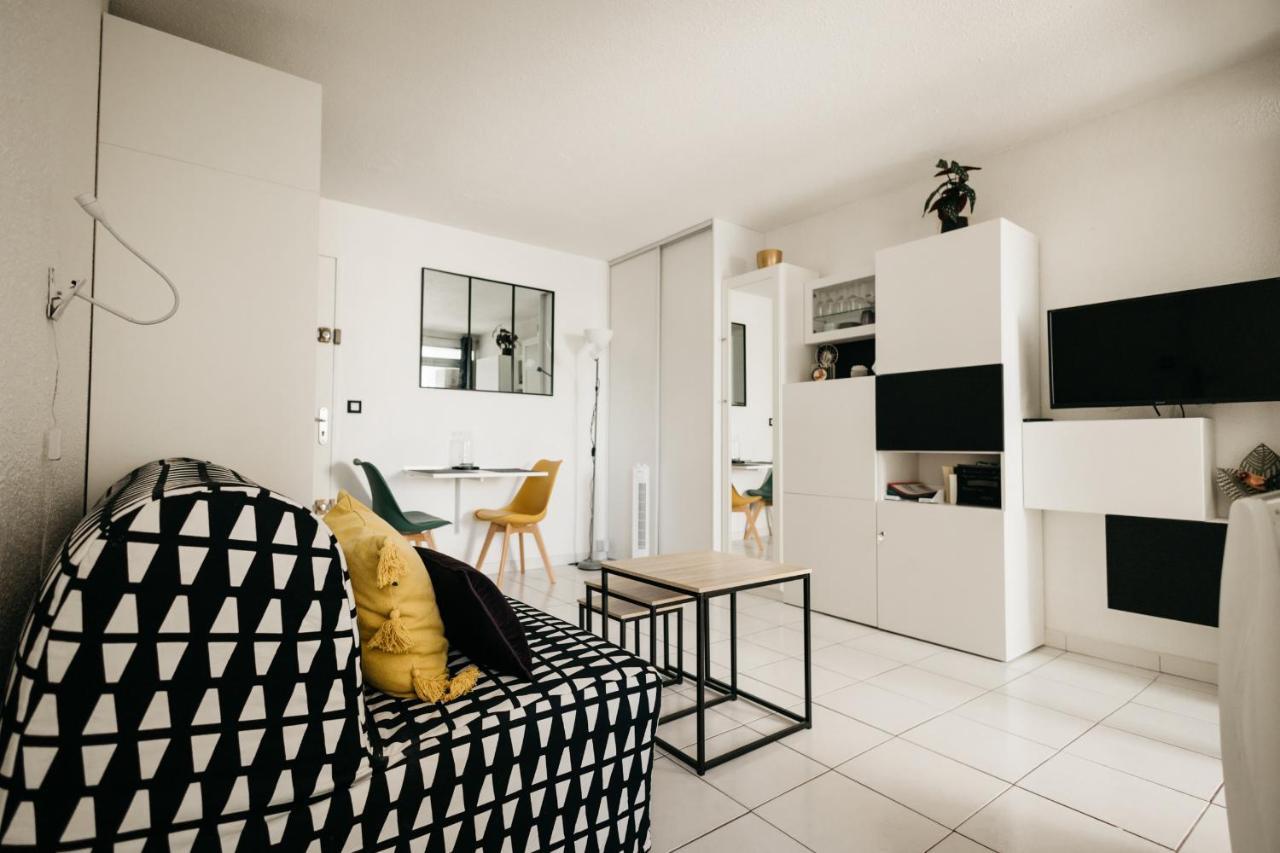 Cosy T1, A 10 Minutes A Pieds Des Plages Fréjus Екстериор снимка