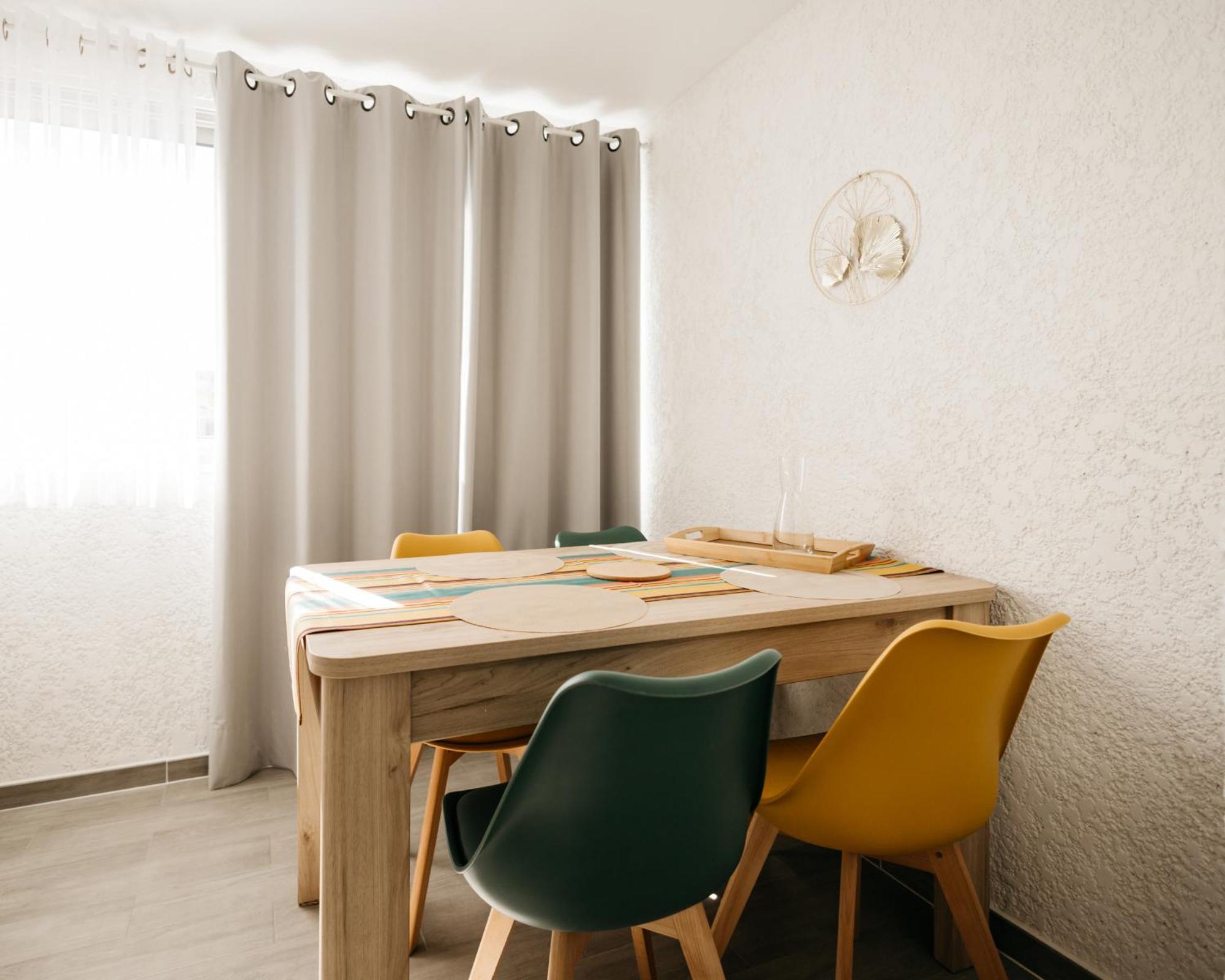 Cosy T1, A 10 Minutes A Pieds Des Plages Fréjus Екстериор снимка